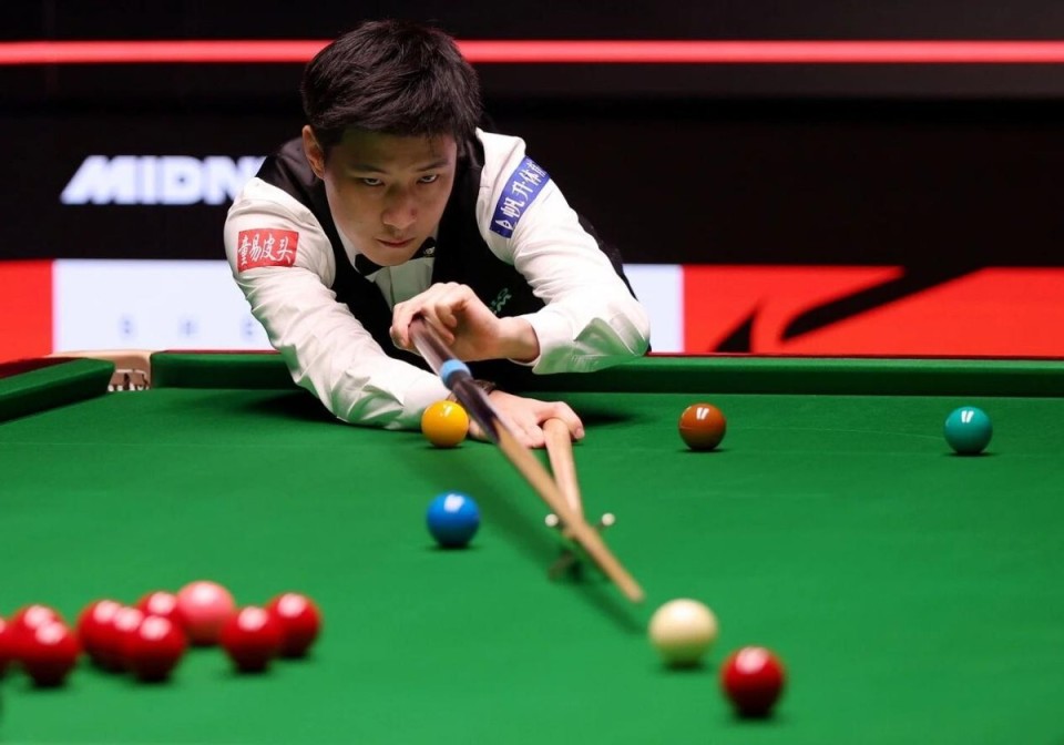 他在45度 他在45度